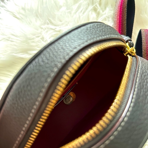 Coach Circular Colorblock - Picture 3 of 4